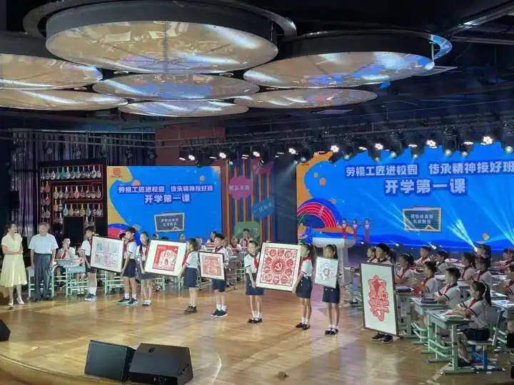 游泳冠军叶诗文_游泳名将叶诗文_游泳冠军叶诗文哪一个省人