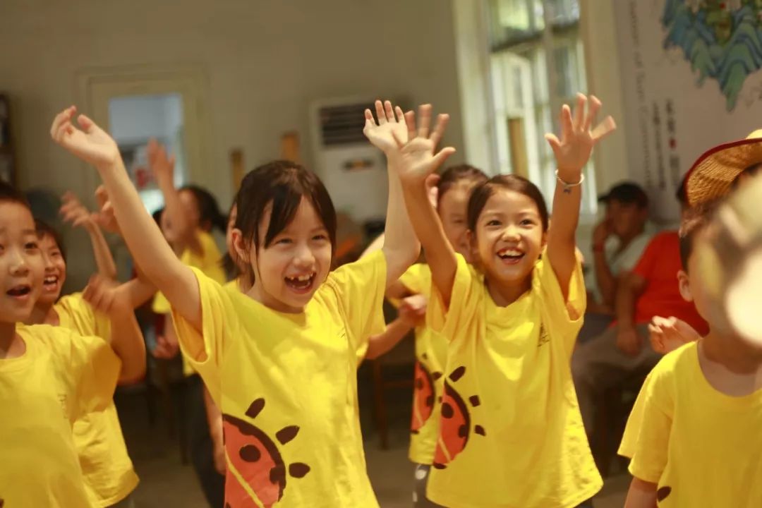 幼儿园野外求生教案_趣味探索户外求生活动教案_户外求生课程培训