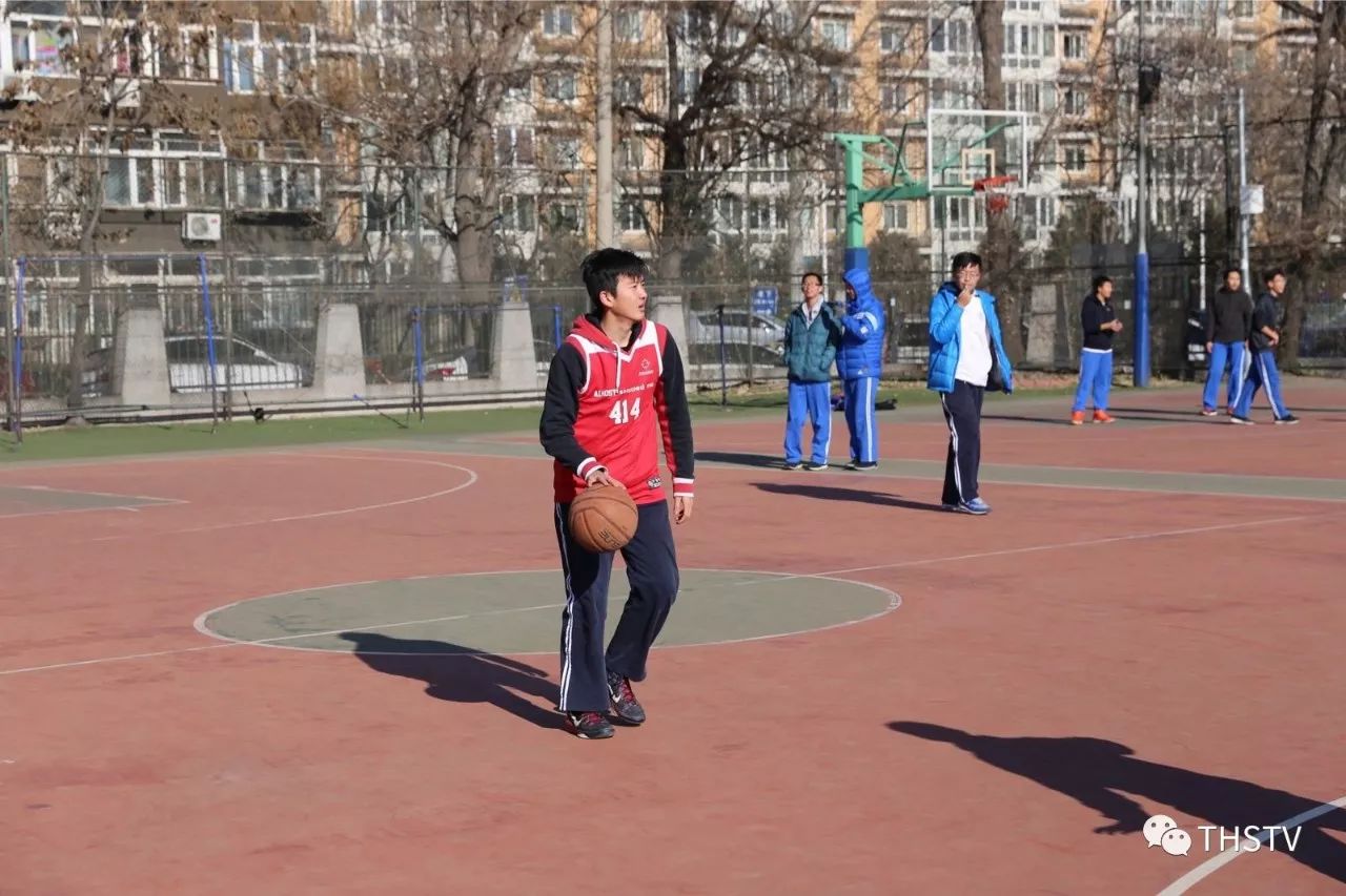 篮球失误球_篮球里面的失误是怎么计算的_篮球比赛规则倒计时失误