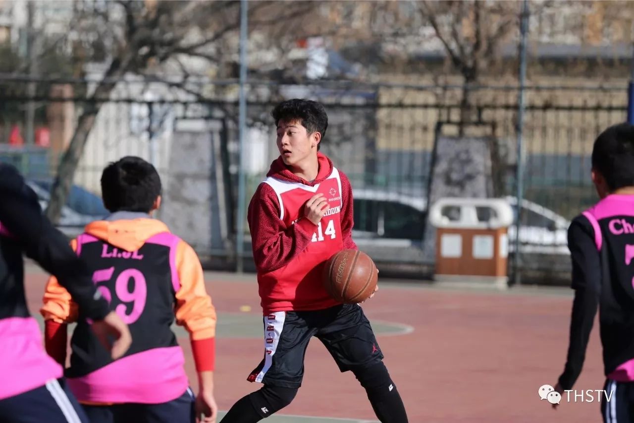 篮球失误球_篮球里面的失误是怎么计算的_篮球比赛规则倒计时失误