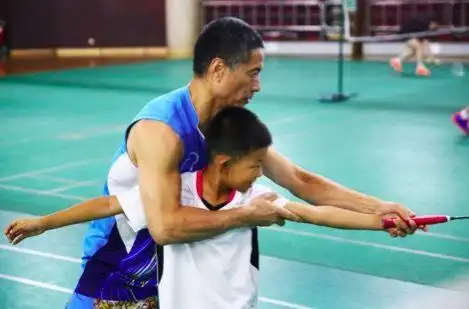 杨阳羽毛球运动员_羽毛球杨阳现任妻子_羽毛球运动员杨阳现状