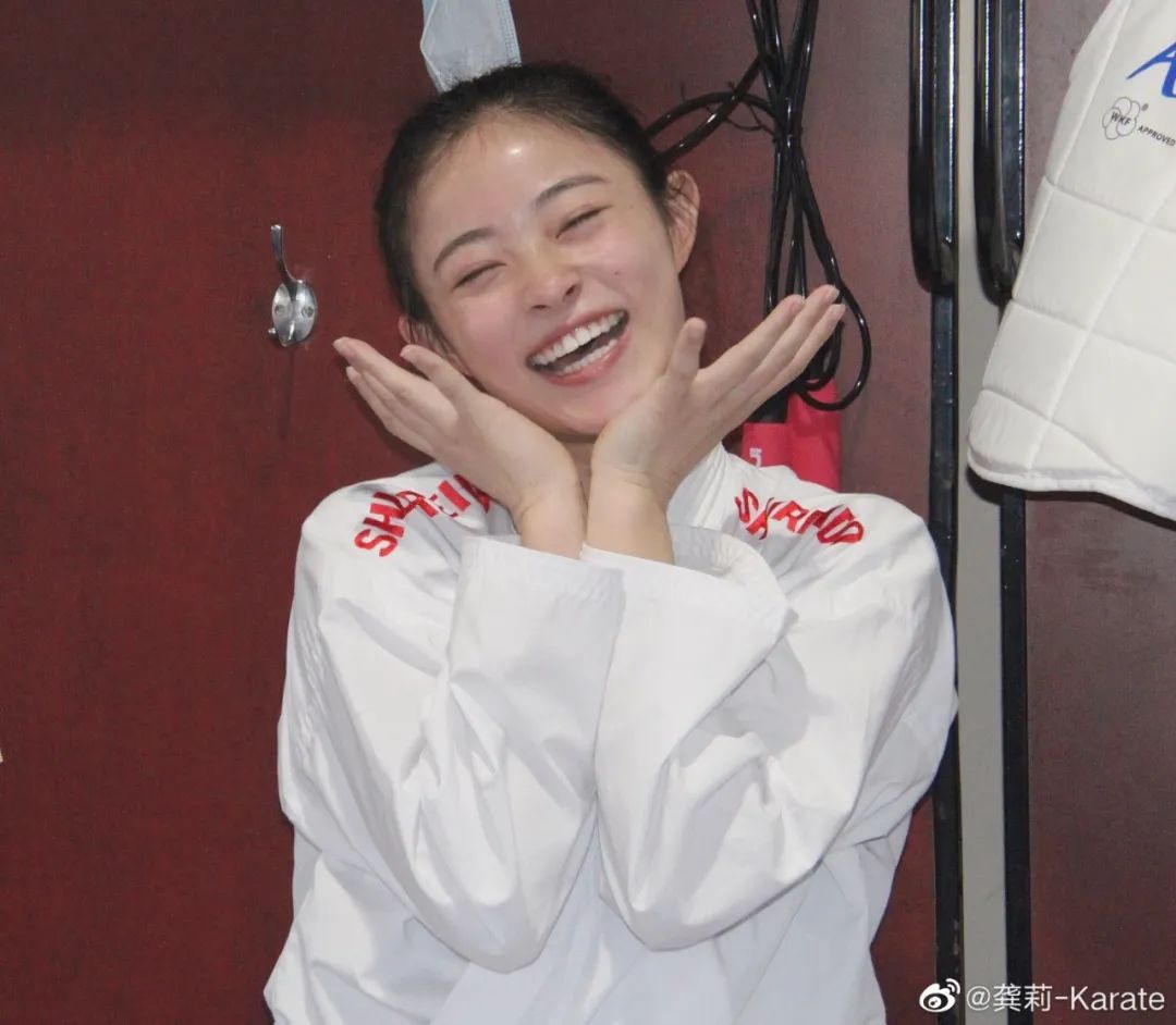 中国击剑冠军表情包可爱_击剑表情包mc_击剑表情包含义