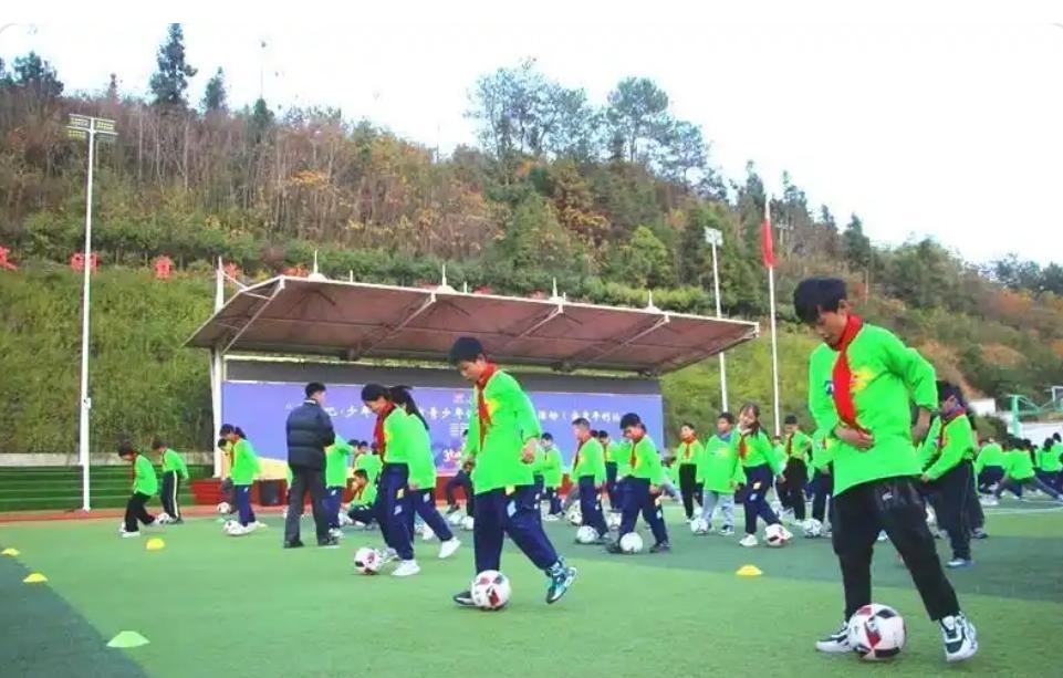“奔跑吧·少年”陕西省青少年体育冬夏令营活动，每年都会吸引众多青少年体育爱好者参与其中